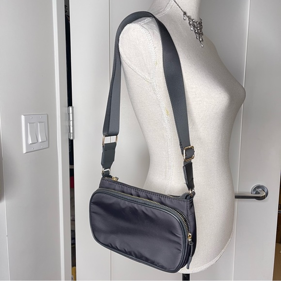 Convertible Crossbody Shoulder Black Nylon Fabric Small Zip Bag Gold Adjustable - Picture 2 of 16